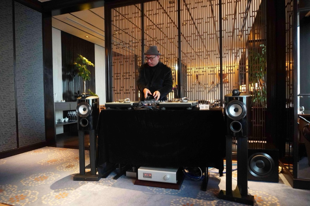ホテルラウンジでのDJ派遣